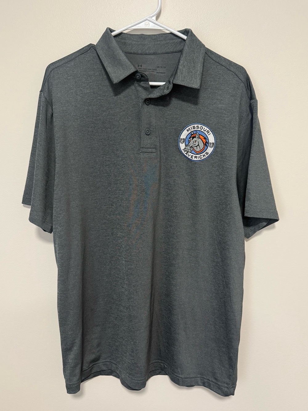Under Armour Missouri Mavericks Men’s Large HeatGear Polo ECHL Hockey Gray